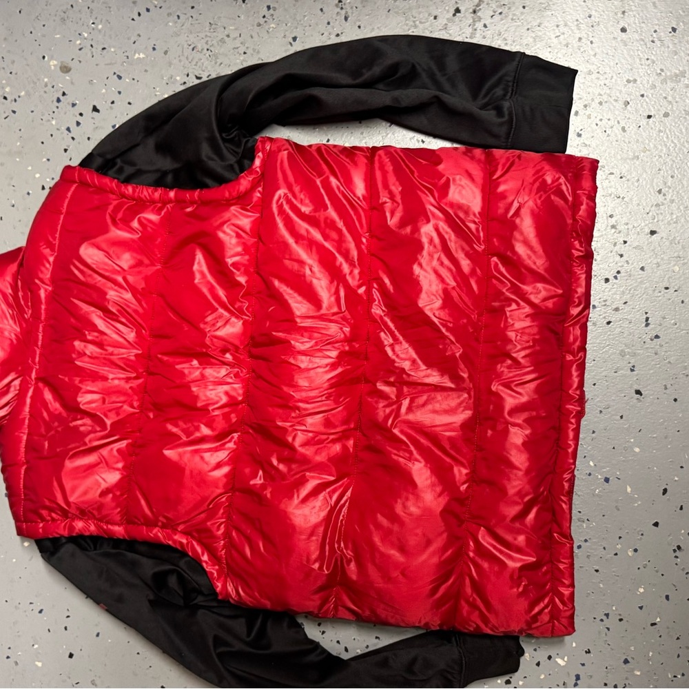 Boys large Jordan Red and Black Jacket - Picture 7 of 9